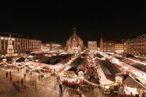 Zauberhaft: der Nürnberger Christkindlesmarkt nach Einbruch der Dunkelheit (Foto: CTZ / Steffen Oliver Riese)