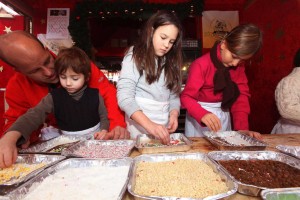 Eigene Lebkuchen gestalten und backen? Das geht - in der Lebkuchenbäckerei auf der Nürnberger Kinderweihnacht (Foto: CTZ Nürnberg / Steffen Oliver Riese)