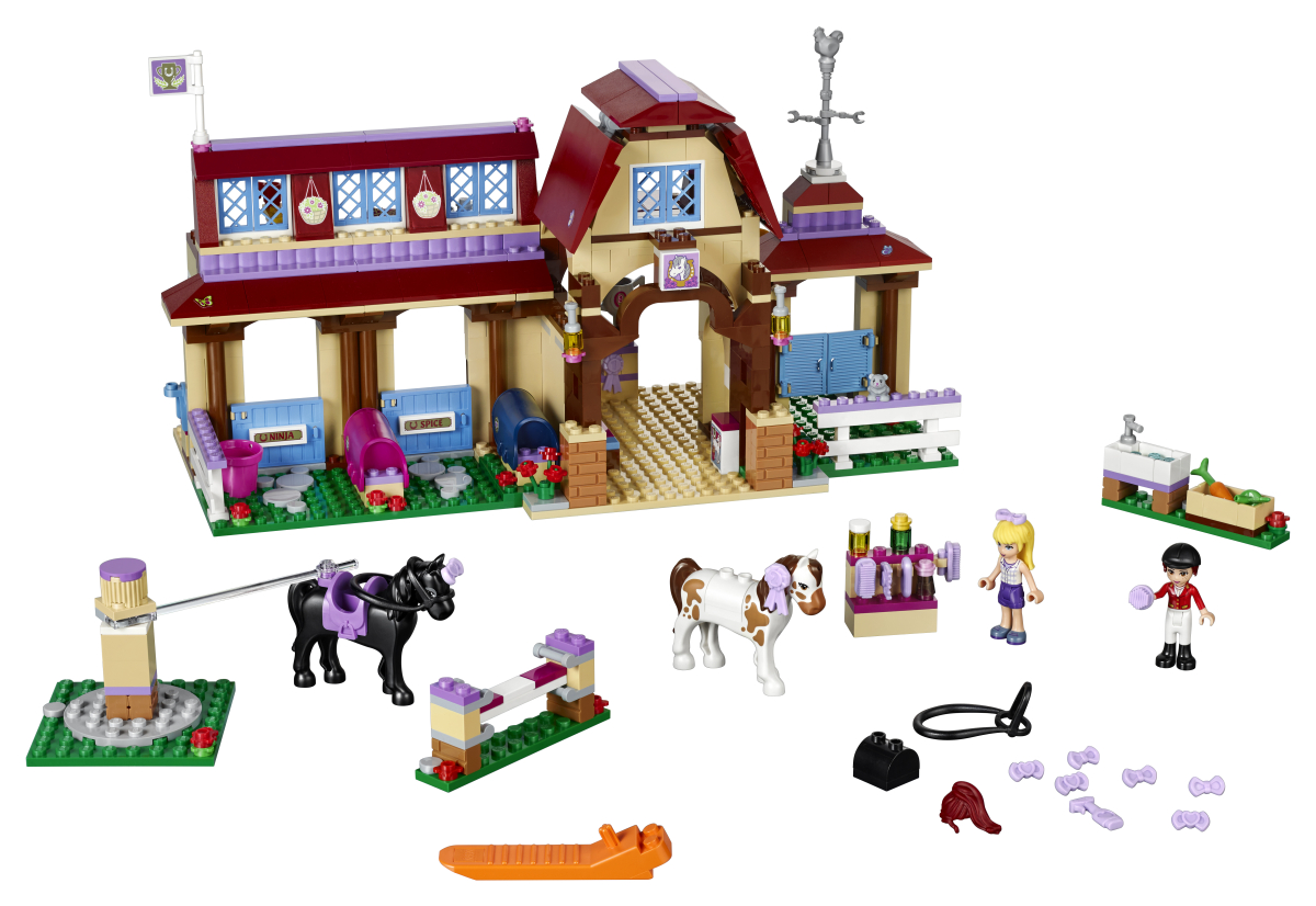 Der LEGO Friends Reiterhof (LEGO 41126) gehört zu den LEGO-Neuheiten 2016.
