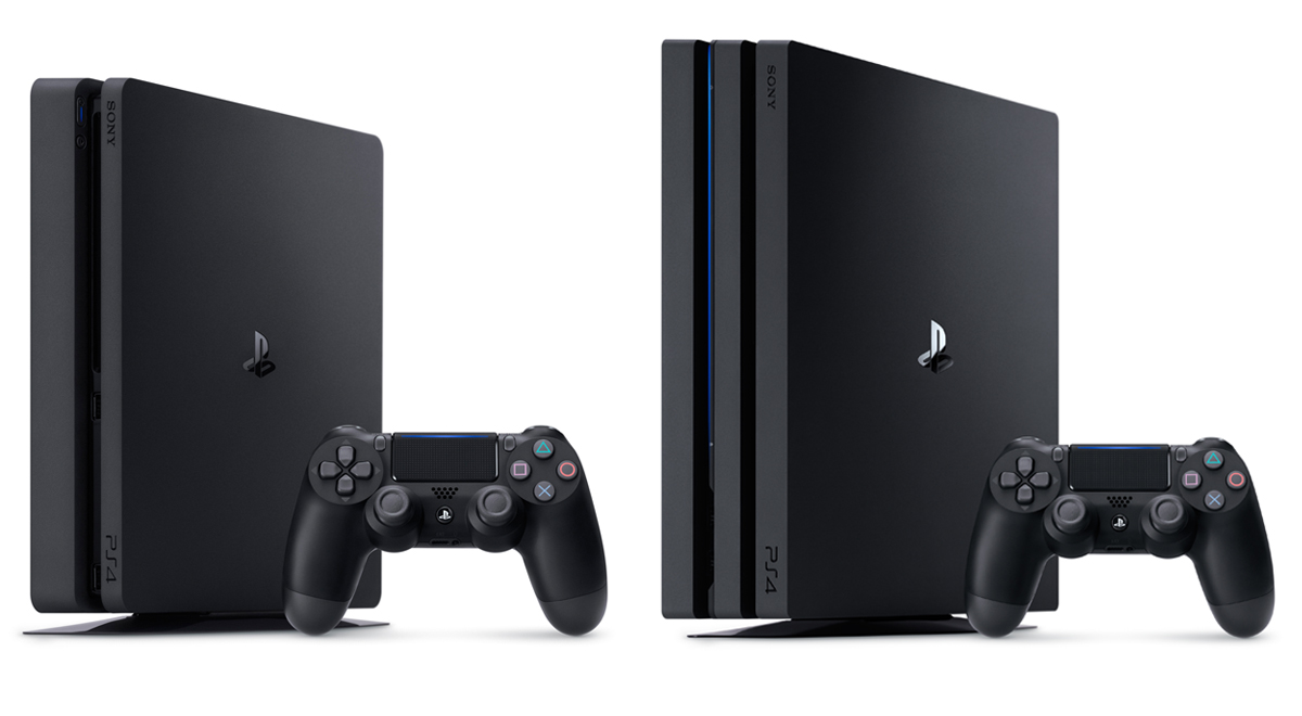 Die beiden PlayStation 4 Konsolen im Vergleich: PlayStation 4 Slim (links) und PlayStation 4 Pro (rechts).
